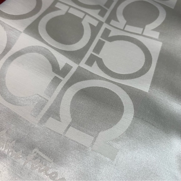 Salvatore Ferragamo Ivory Logo Scarf - Picture 6 of 13